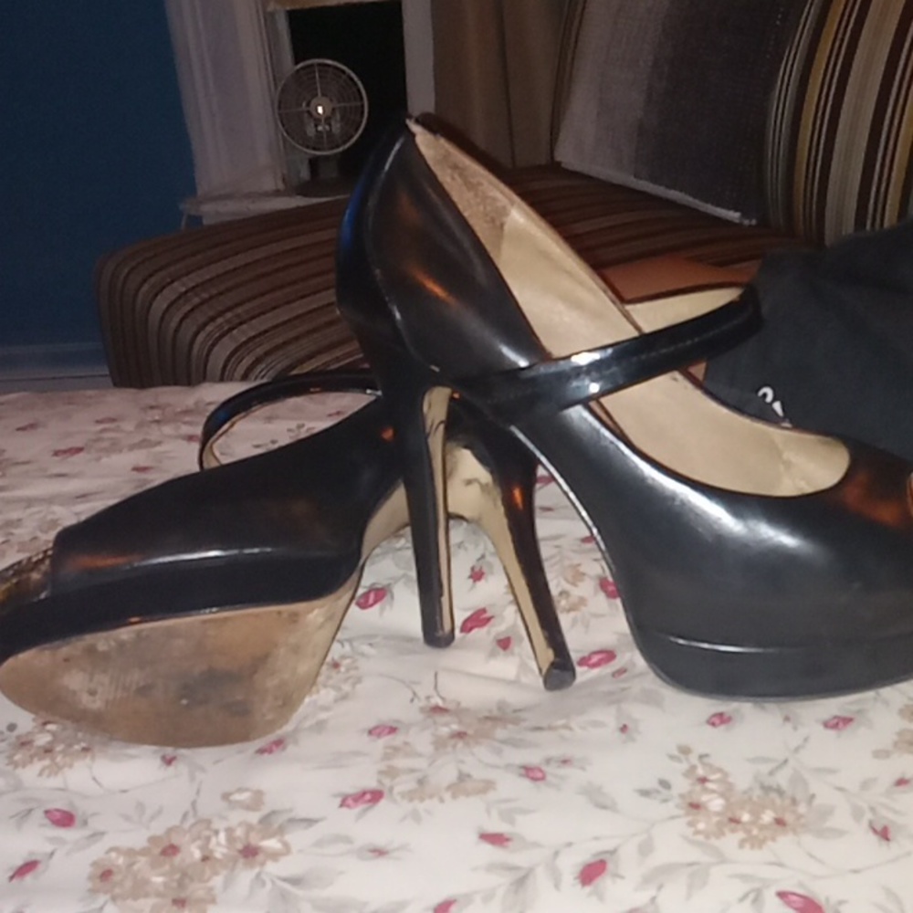 Heels - Picture 5 of 5